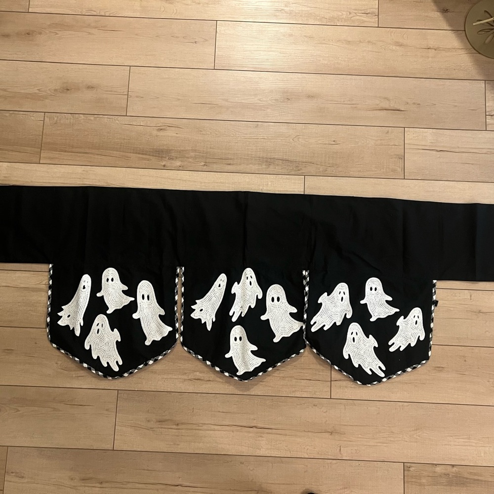 Cynthia Rowley Halloween Ghost Mantle Scarf